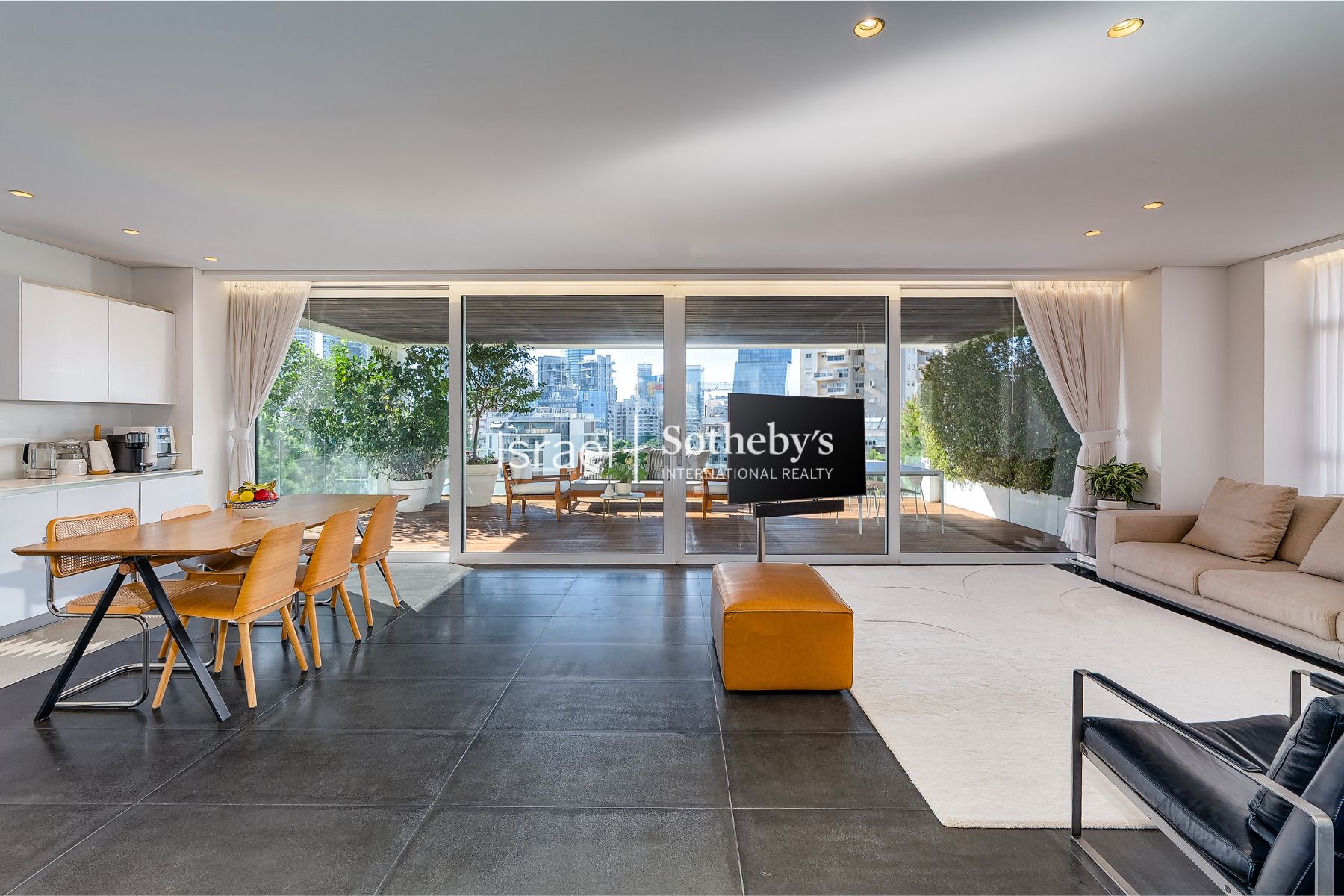 Exceptional Penthouse in an Exclusive Location