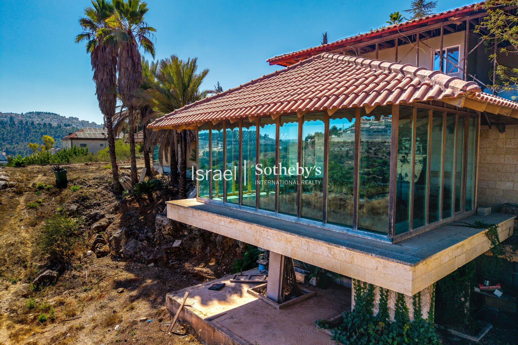 Частный дом на обширном участке земли на продажу под Иерусалимом