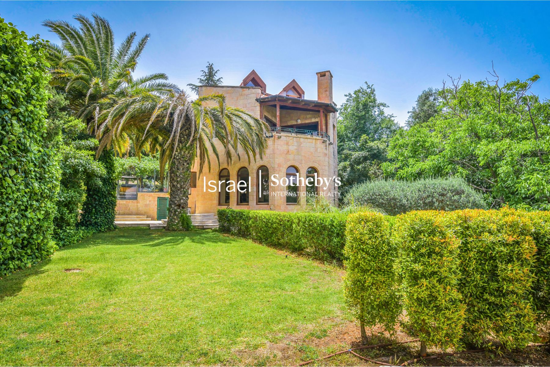 Architecturally Designed 4-Story House in Gilo Neighborhood
