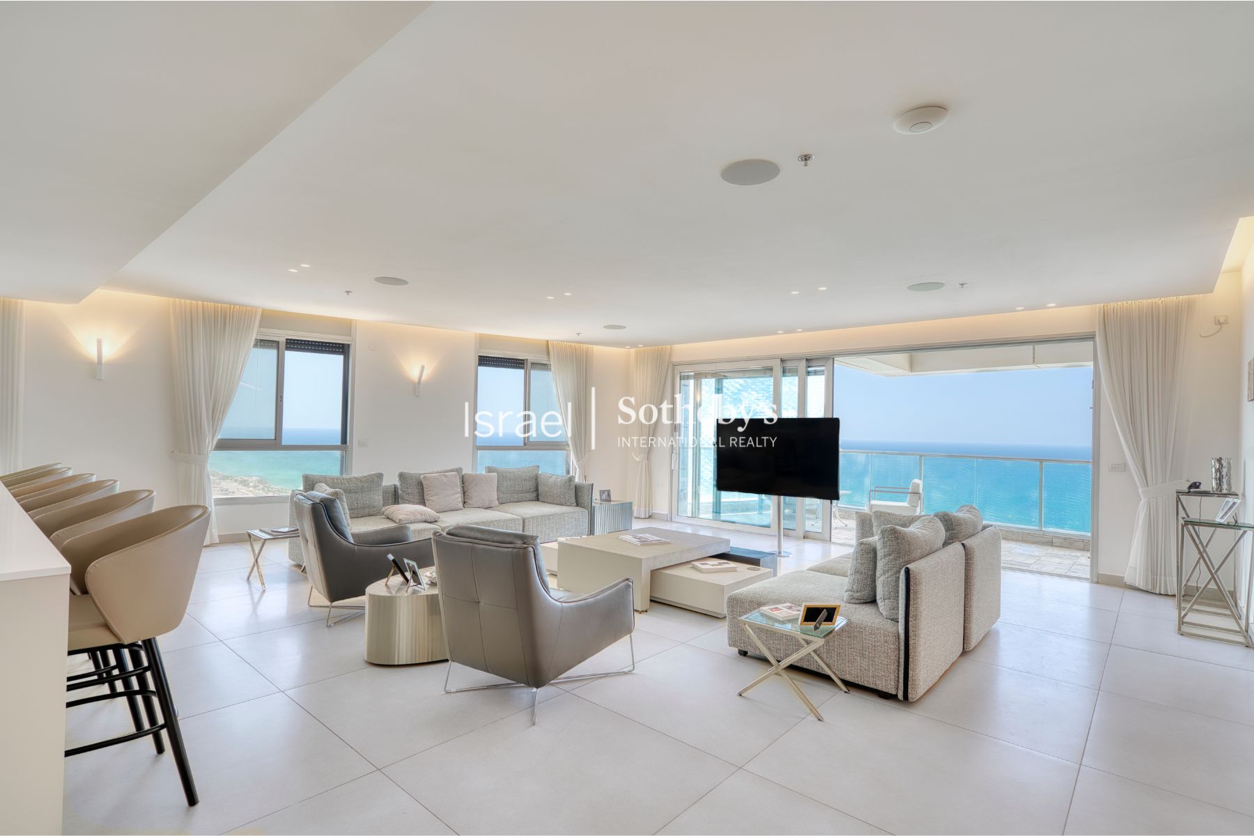 Spectacular Sea View Apartment in South Beach Netanya