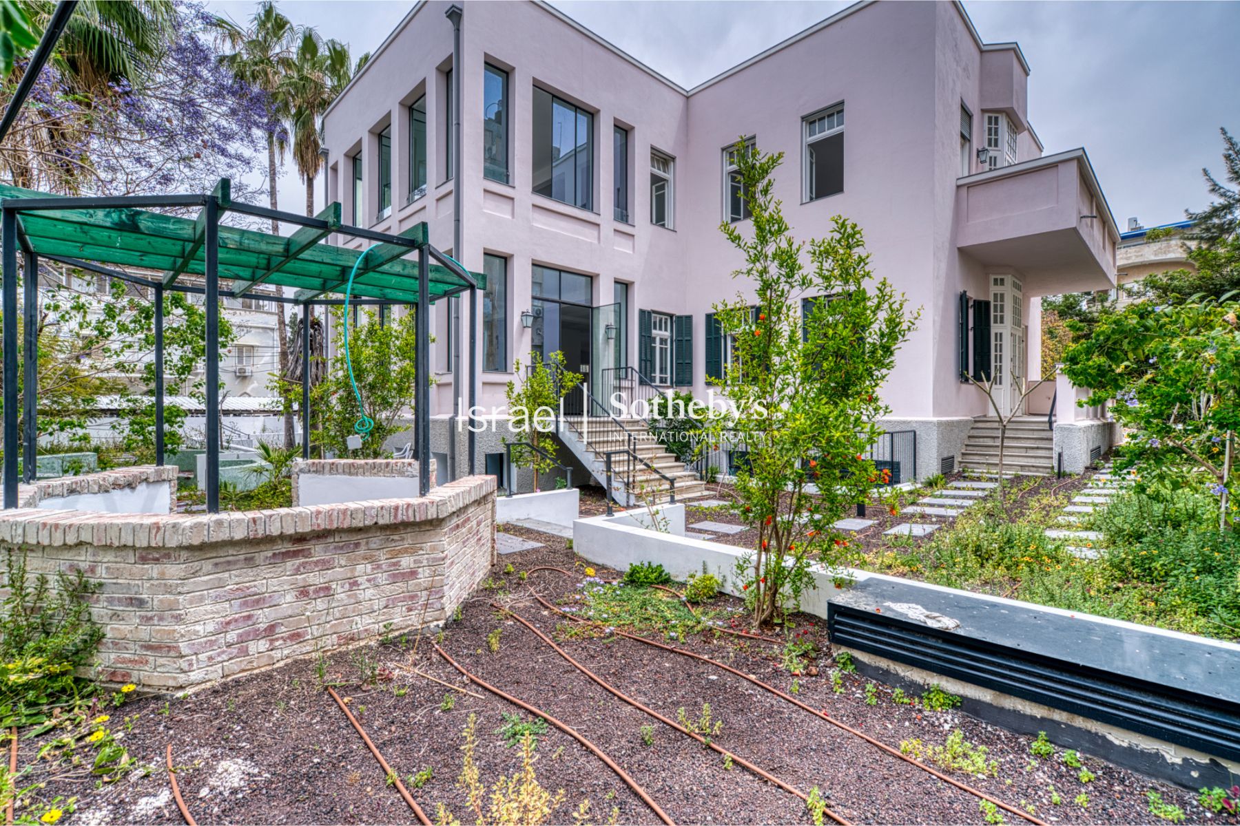 Исторический частный дом в сердце «Белого города»