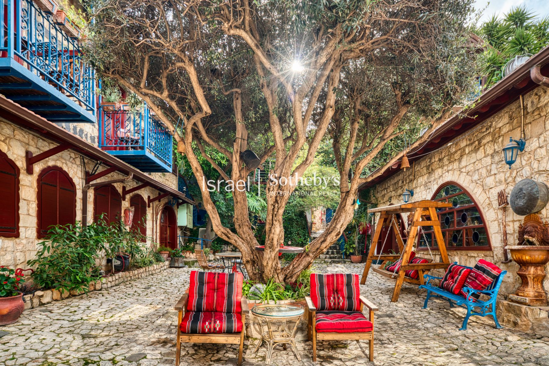 A Prestigious, Operating Boutique Hotel