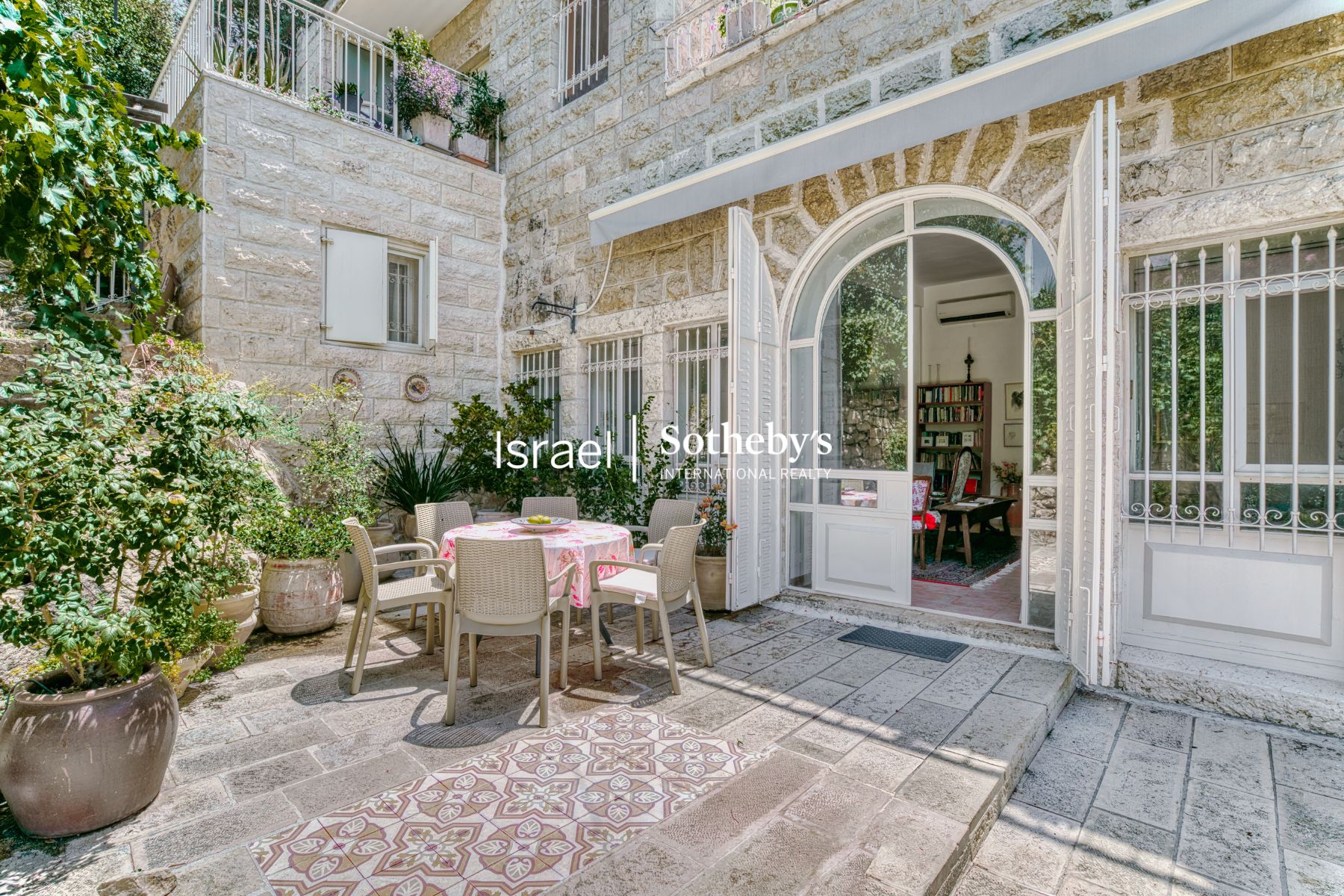 A Serene Arabic-Style Home in Ein Karem