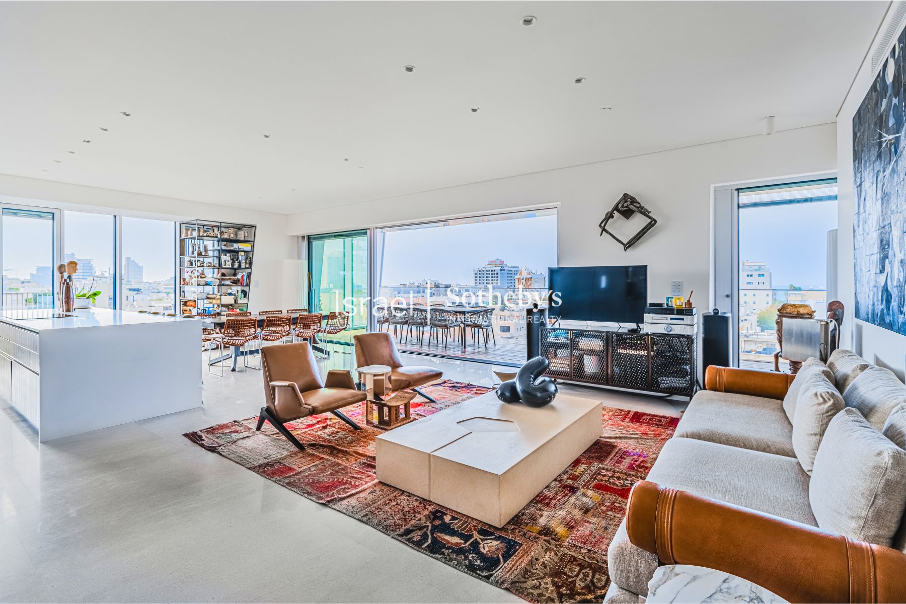 דירת יוקרה למכירה במגדל ארלוזורוב 17