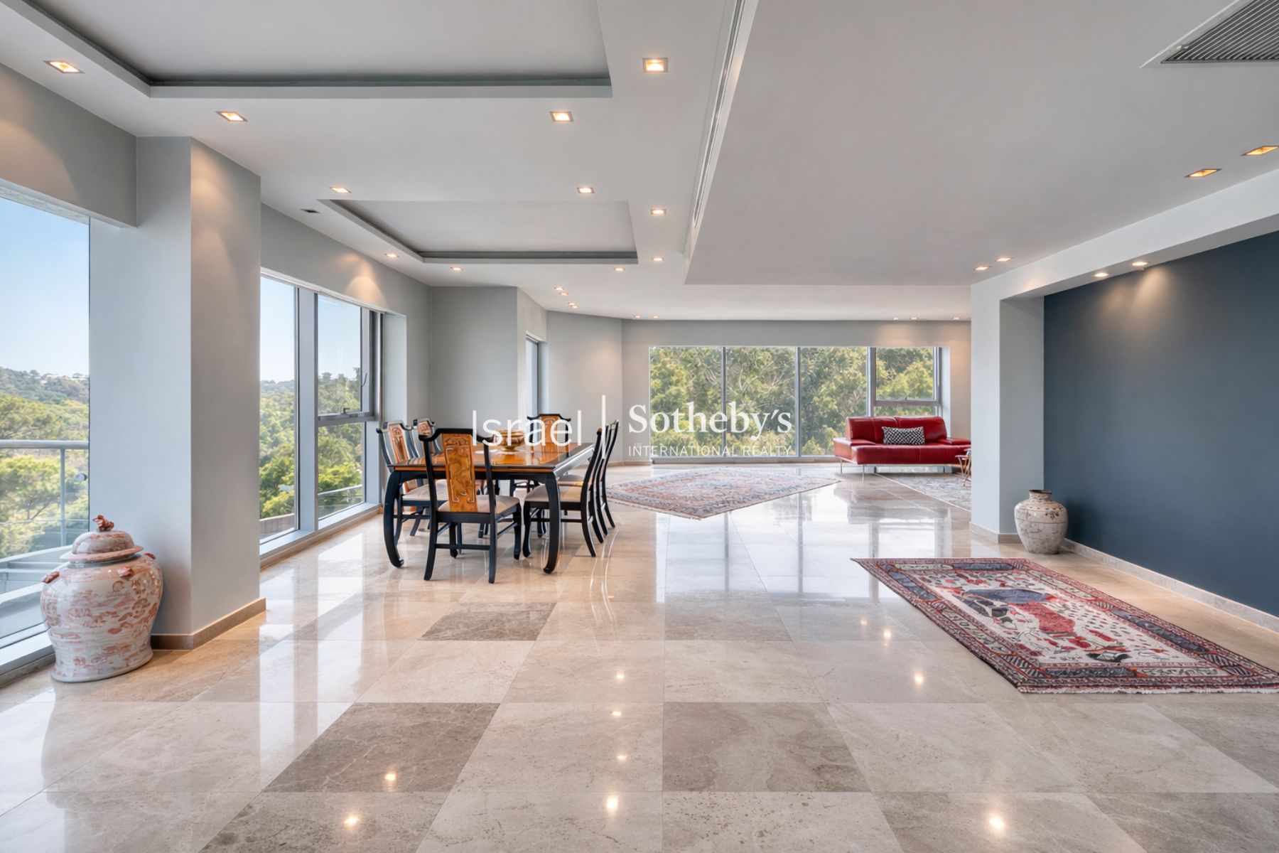 Designer Apartment with a picturesque view of the HaYarkon Park