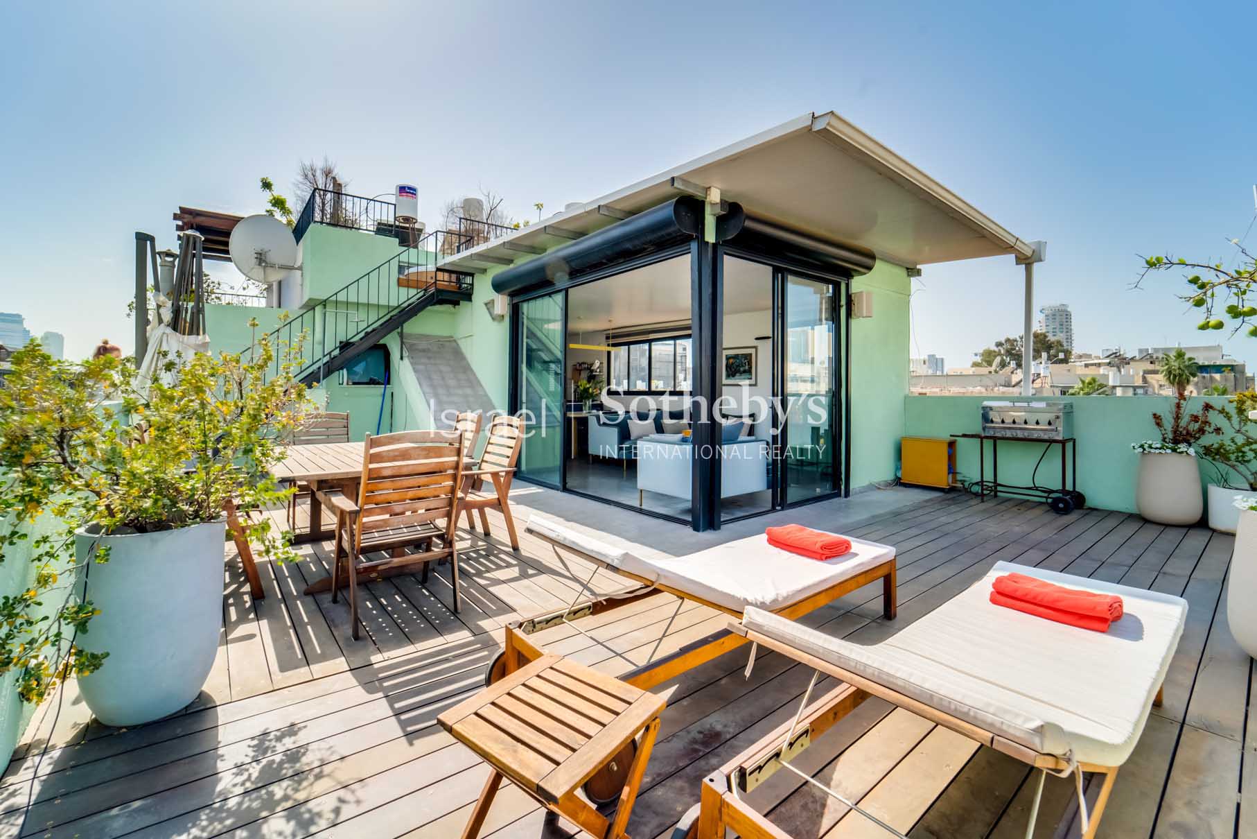 Stunning Duplex Penthouse at The Heart of Tel Aviv