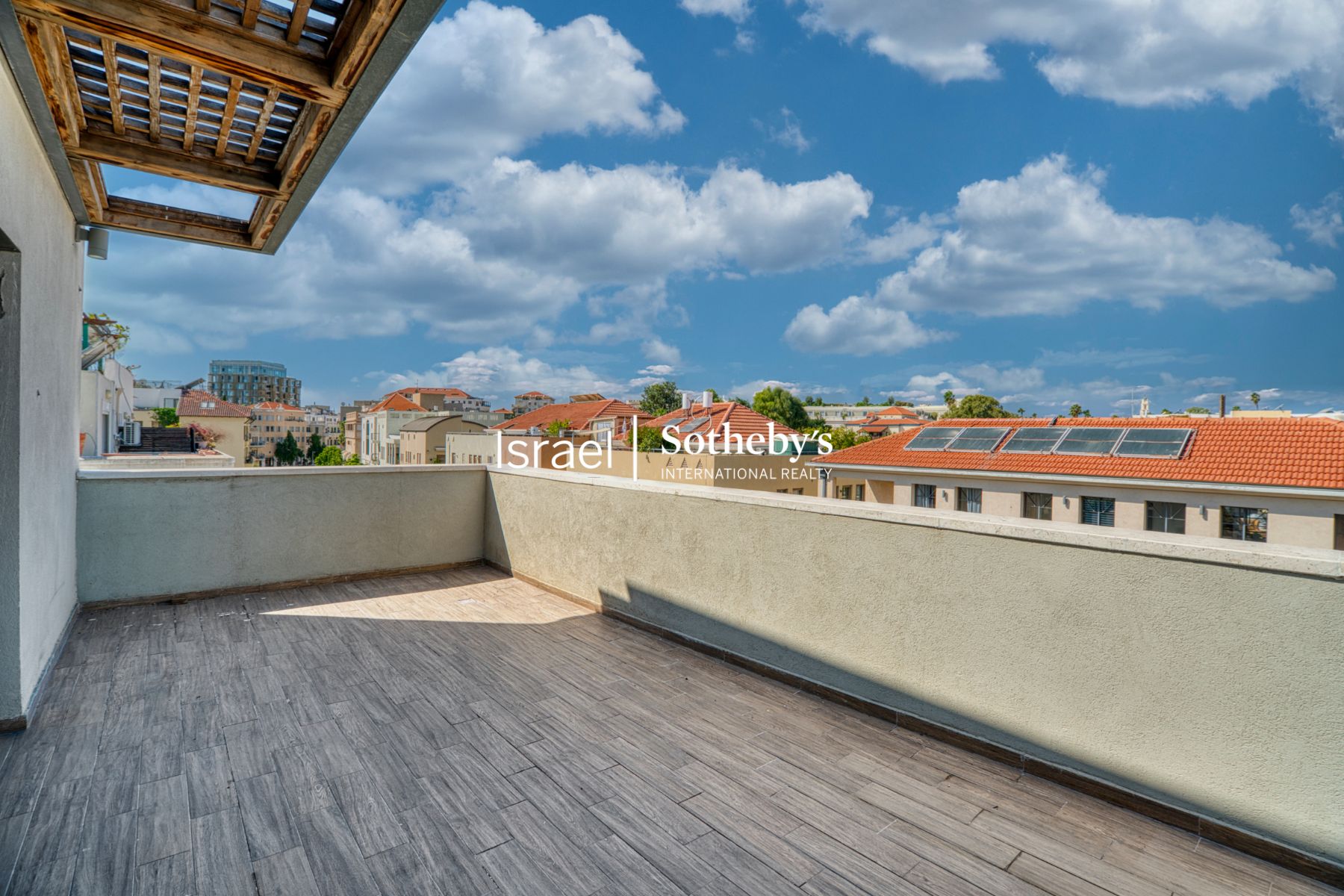 Newly Renovated Penthouse in Prime North Jaffa